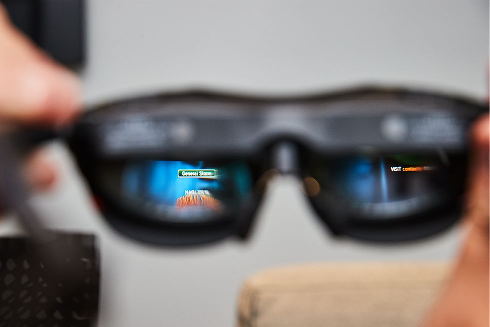 smart glasses display through the lens