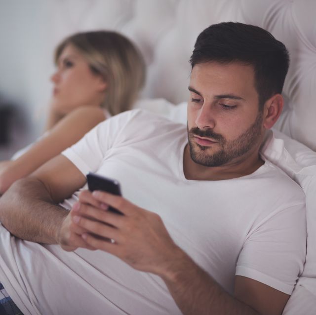 smartphone obsession causing problems in marriages