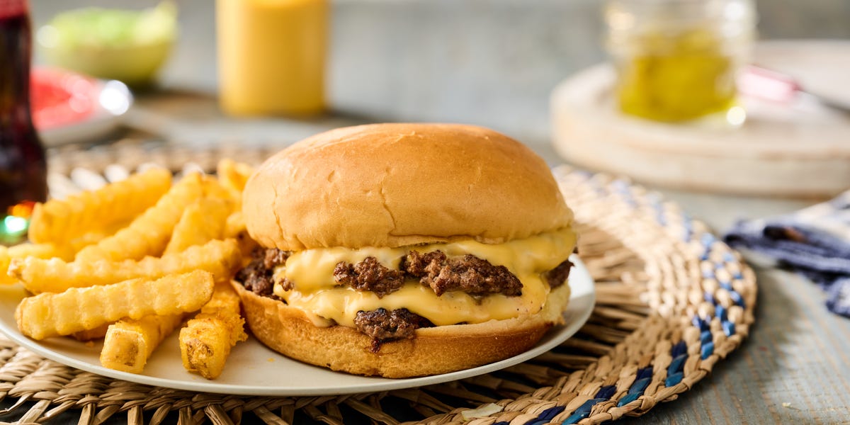 Best Smash Burgers Recipe - How to Make Smash Burgers