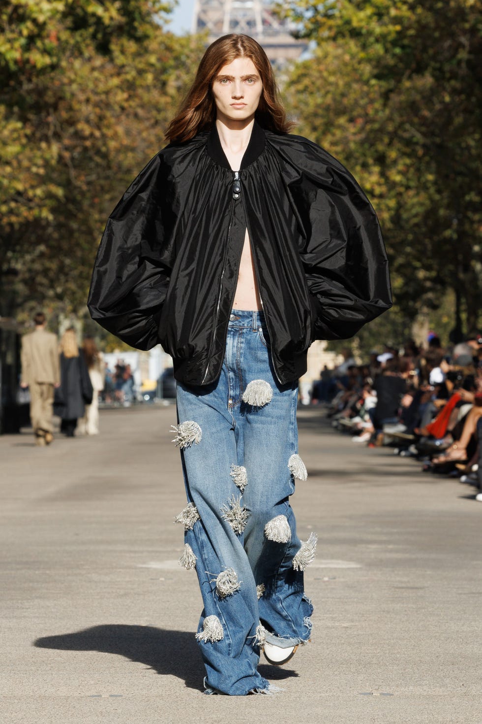 Paris Fashion Week SS24 Highlights: stars go shopping at Stella McCartney's  sustainable market 