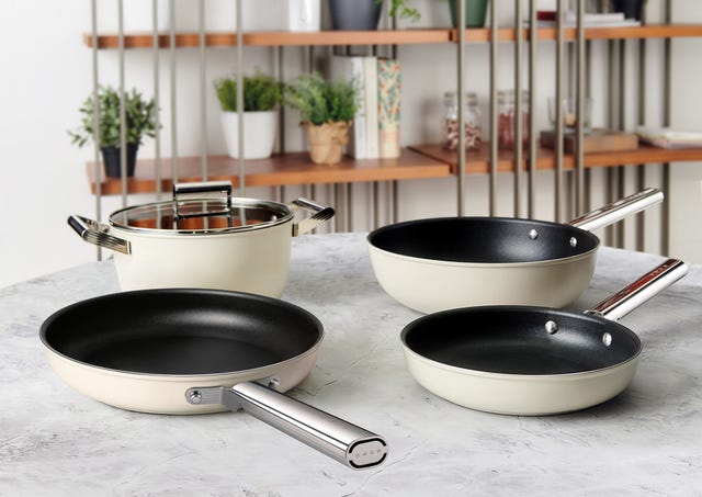 smeg new cookware range