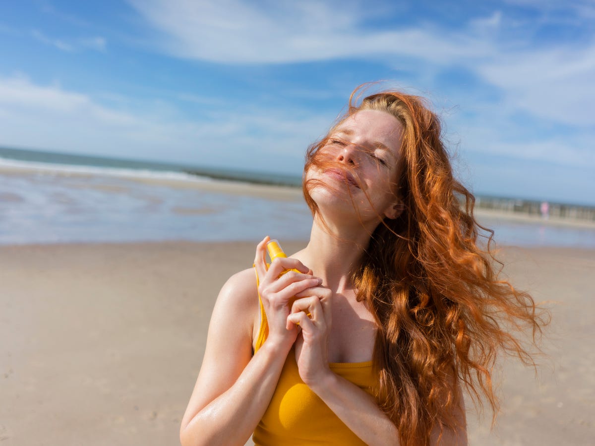 Así es como tienes que proteger este verano tu pelo del cloro y la sal 7 Merca2.es Consejos para un lavado suave y efectivo