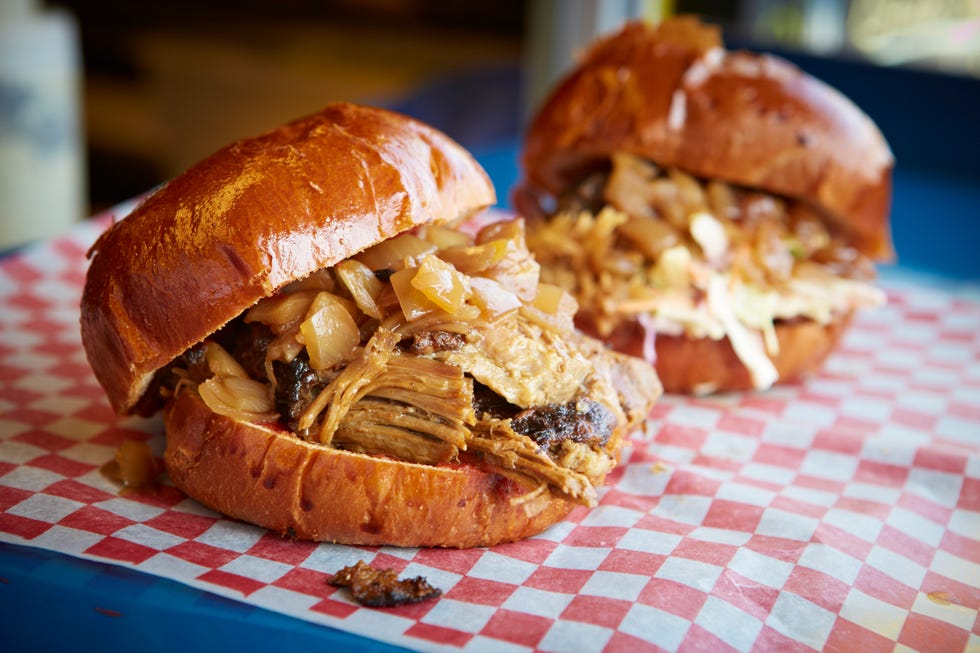 smoked pulled pork sandwich