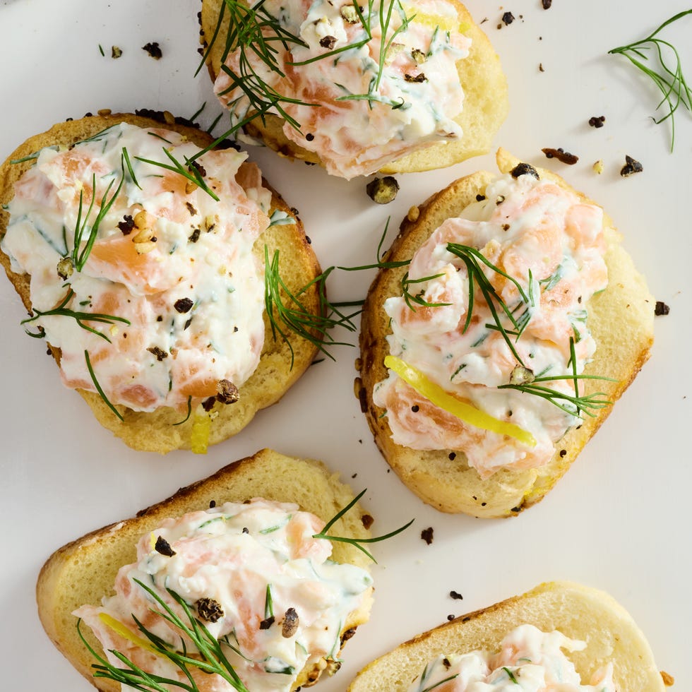 smoked salmon dip with crostini