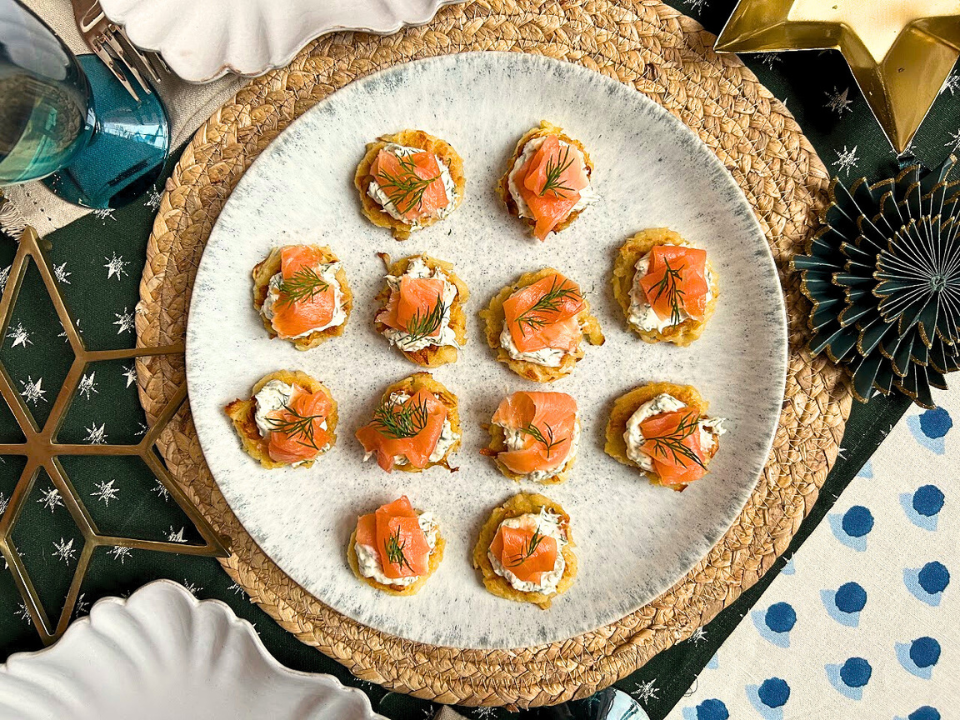 Easy Smoked Salmon Canapes with Cream Cheese