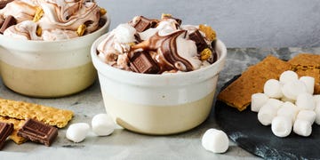 s'mores fluff with graham crackers