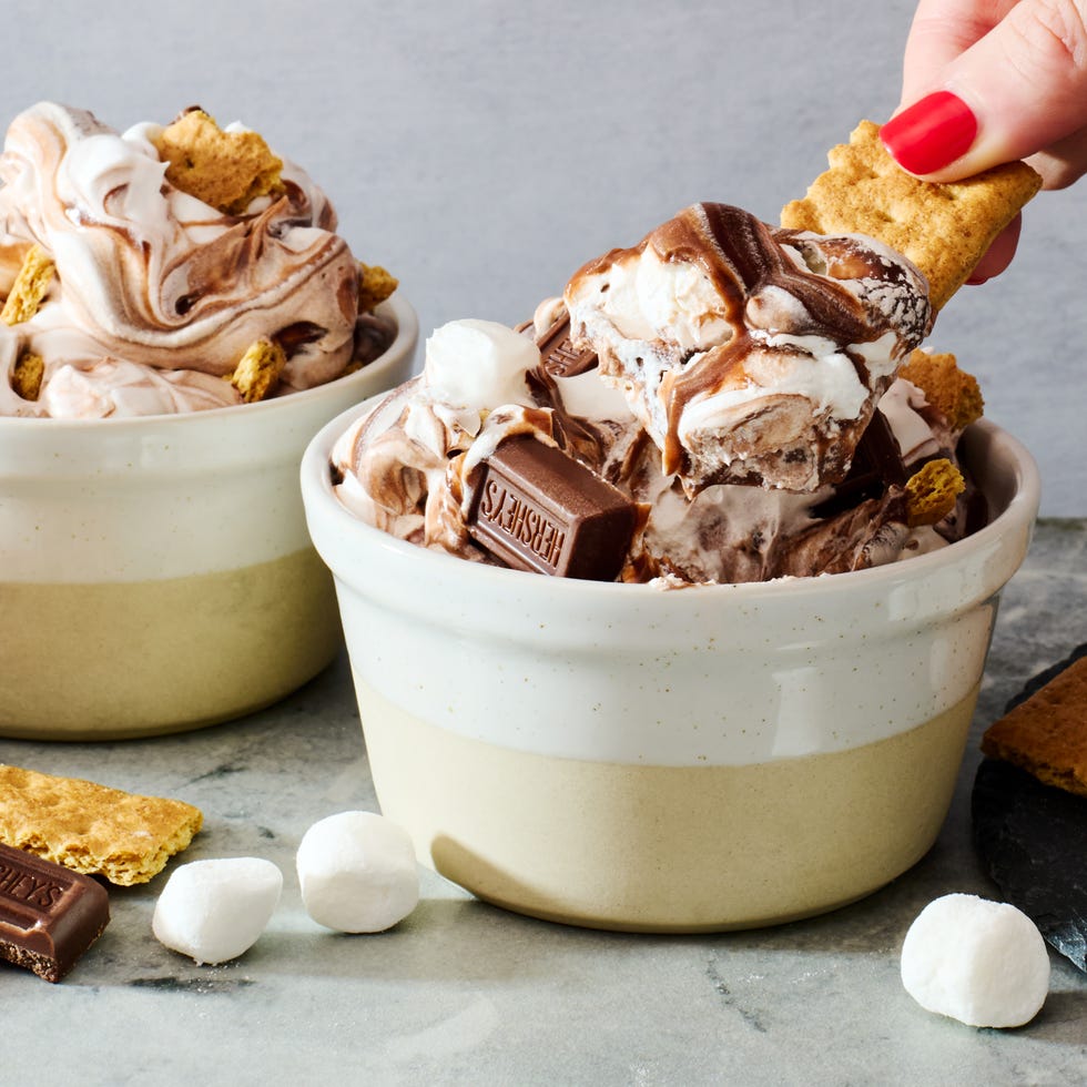 s'mores fluff with graham crackers