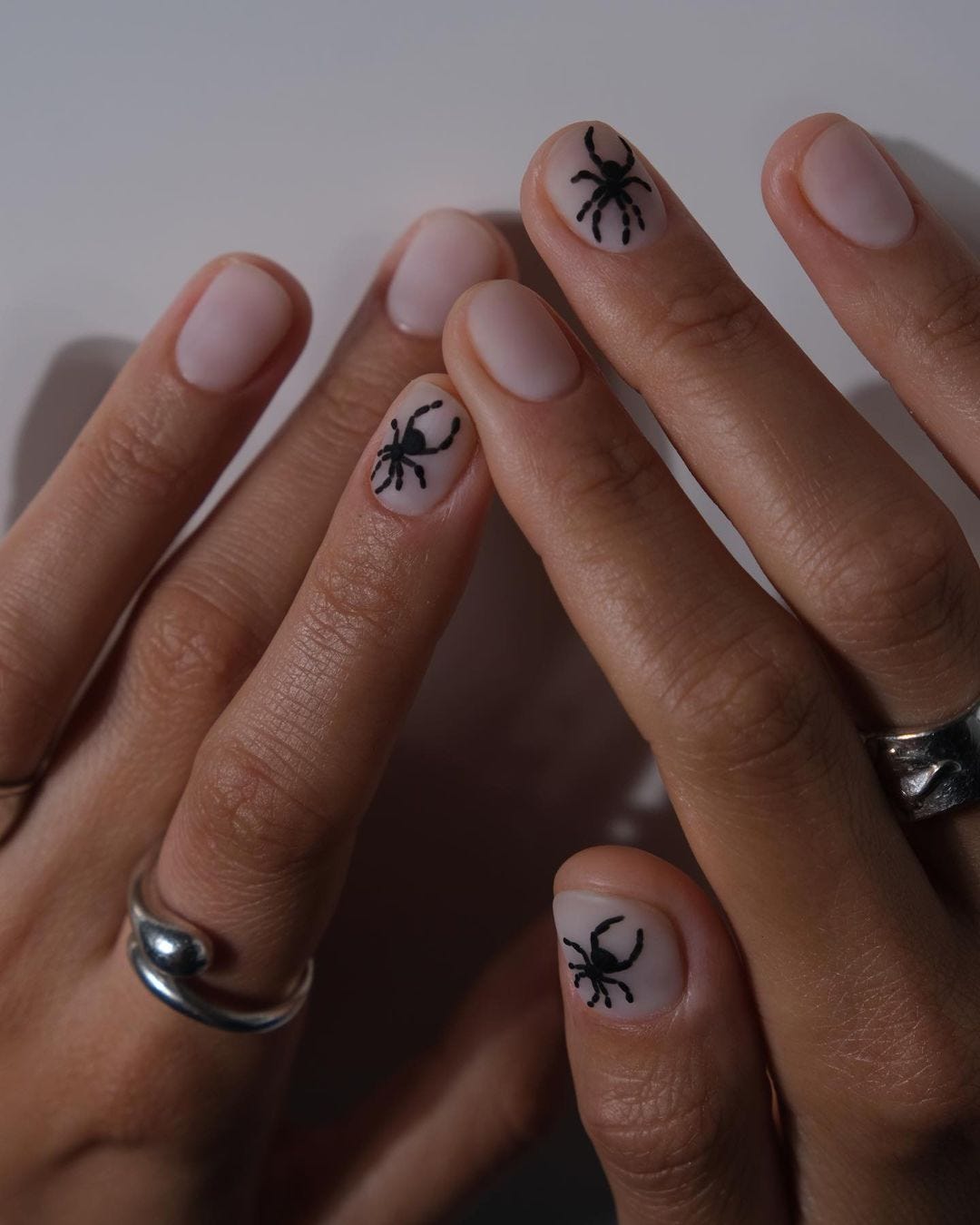 Unghie Halloween 2024 idee manicure in foto