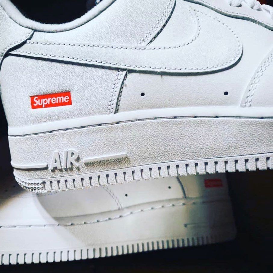 Air force 1 leather low trainers Nike x Supreme White size 41 EU in Leather  - 22139222