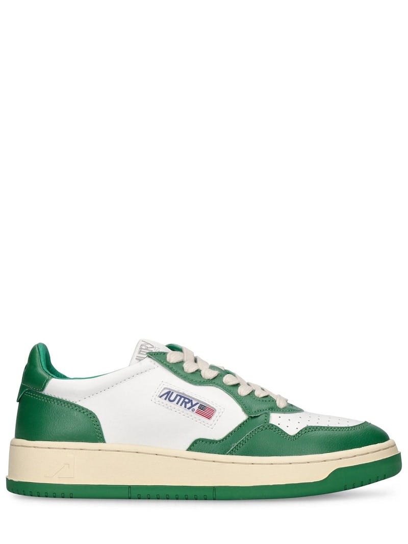 Scarpe sneakers donna i modelli di tendenza per il 2023