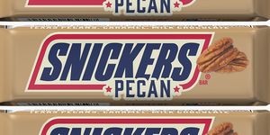 Chocolate bar, Confectionery, Font, Food, Snack, Advertising, Snickers, Candy, Brand, 