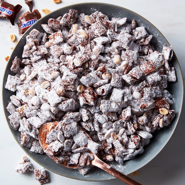 Snickers Puppy Chow puppy chow with chocolate and peanuts