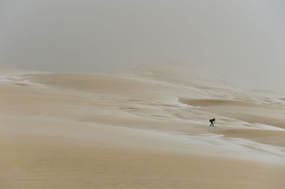 Sand, Desert, Natural environment, Aeolian landform, Dune, Sahara, Atmospheric phenomenon, Erg, Landscape, Sky, 