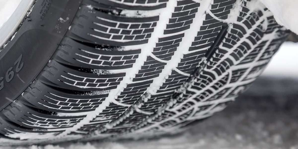 Tire, Automotive tire, Auto part, Rim, Automotive wheel system, Wheel, Pattern, Black-and-white, Tread, Synthetic rubber, 