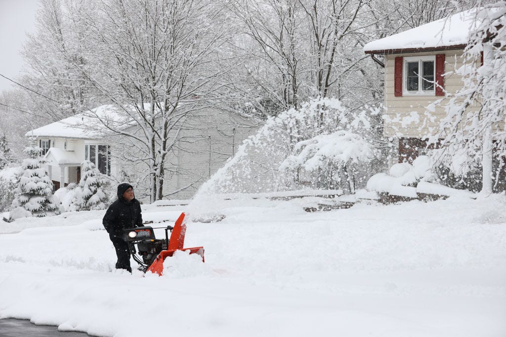 Meteorologists Just Released Snowfall Predictions For This Winter