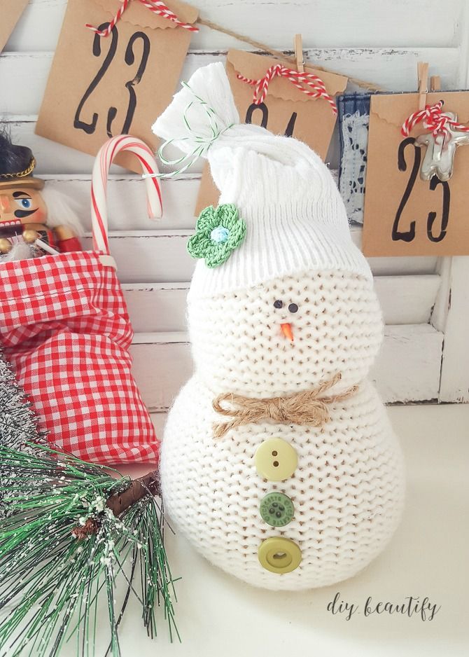 25 Easy Snowman Crafts for Kids and Adults - DIY Snowman Christmas Decor