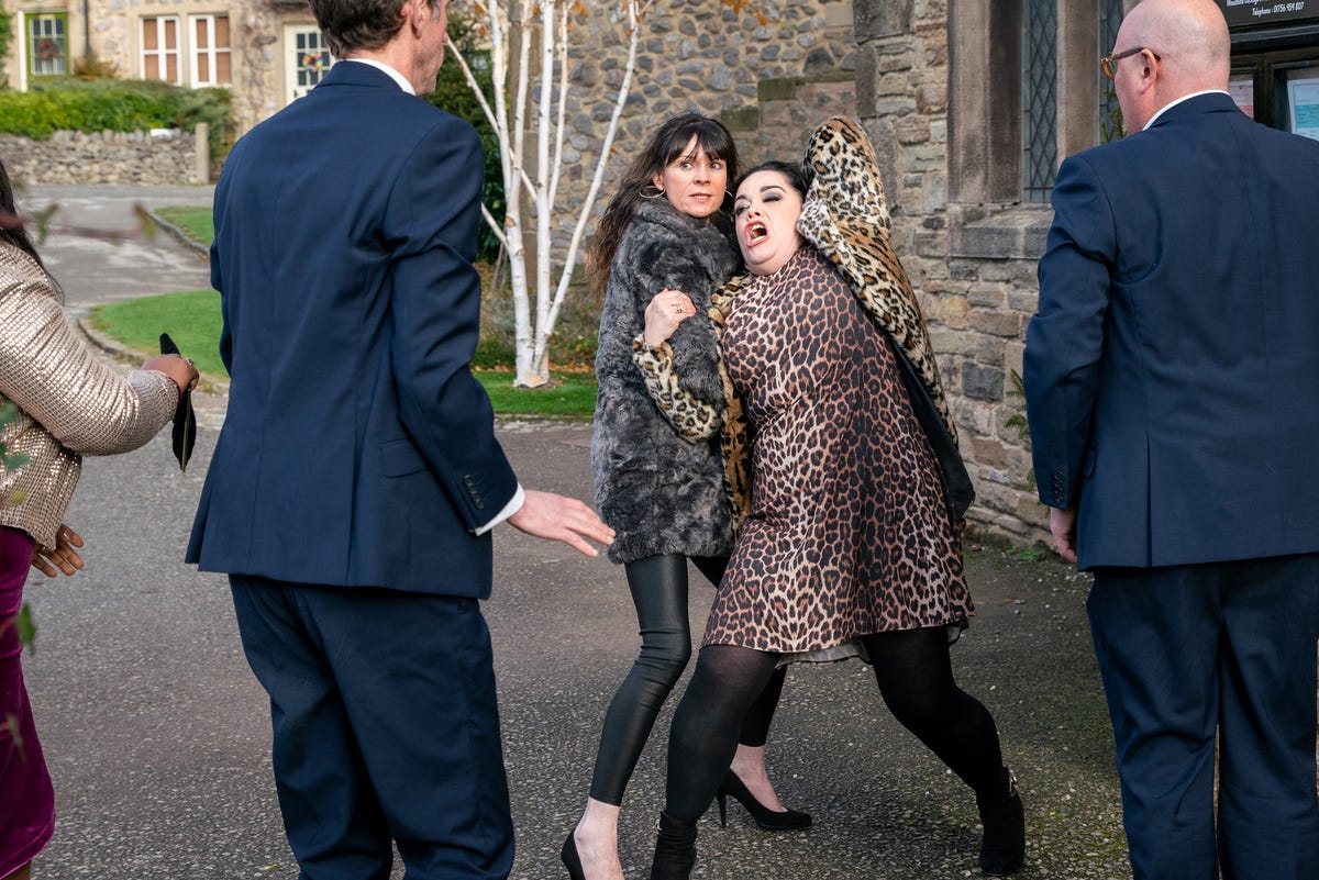 Emmerdale Spoilers Mandy Dingle Returns In Latest Pictures