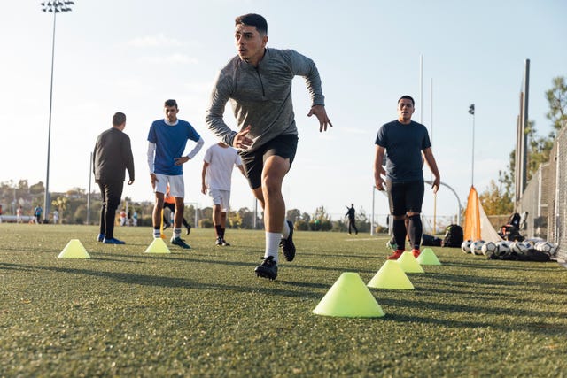 voetballers aan het hardlopen