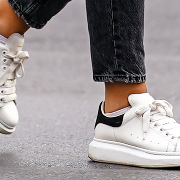 HOW TO STYLE ALEXANDER MCQUEEN BLACK TRAINERS