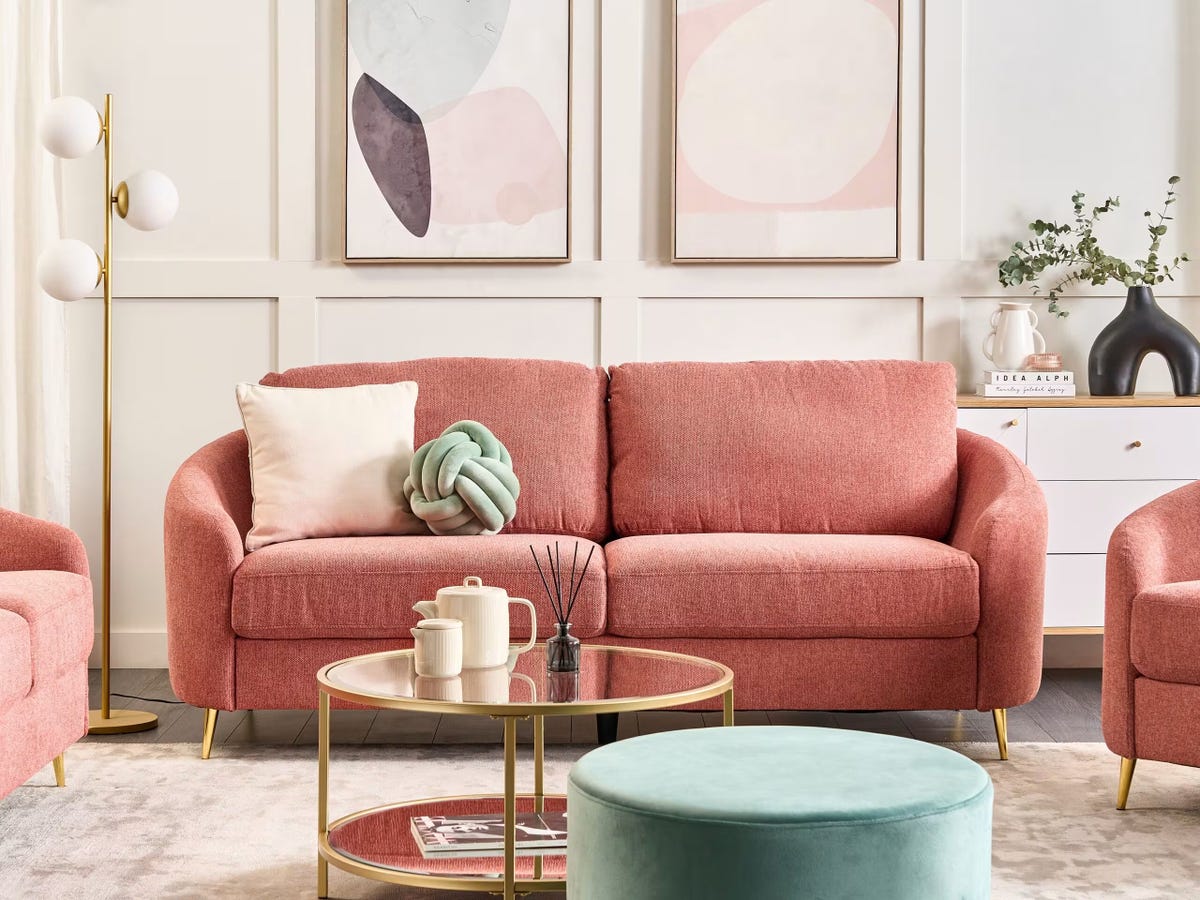 preview for Los mejores sofás de color rosa que puedes comprar para el salón