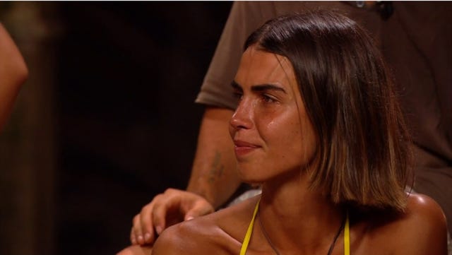 sofia suescun llora y se abraza a bosco tras conocerse su expulsion en supervivientes all stars