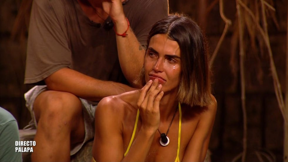 sofia suescun llora y se abraza a bosco tras conocerse su expulsion en supervivientes all stars