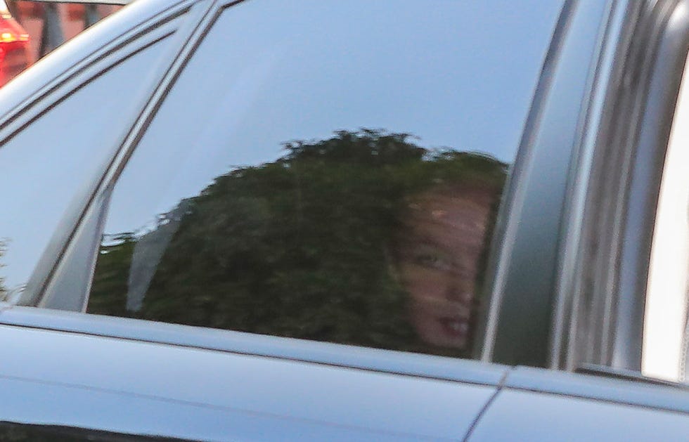 La Infanta Sofía en el interior de un coche en su primer día de clase