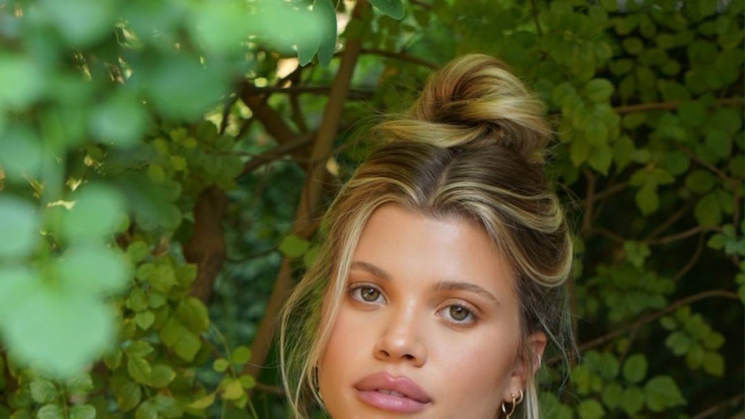 preview for We Fully Broke Sofia Richie with a $9 Pair of Hoop Earrings | Expensive Taste Test