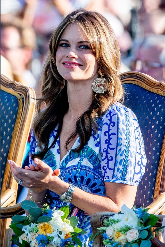 Sofia de Suecia copia el vestido de Zara a Marta Torné