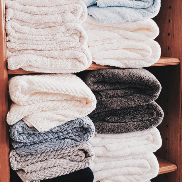 https://hips.hearstapps.com/hmg-prod/images/softest-bath-towels-2-1677263454.png?crop=0.502xw:1.00xh;0.250xw,0&resize=640:*