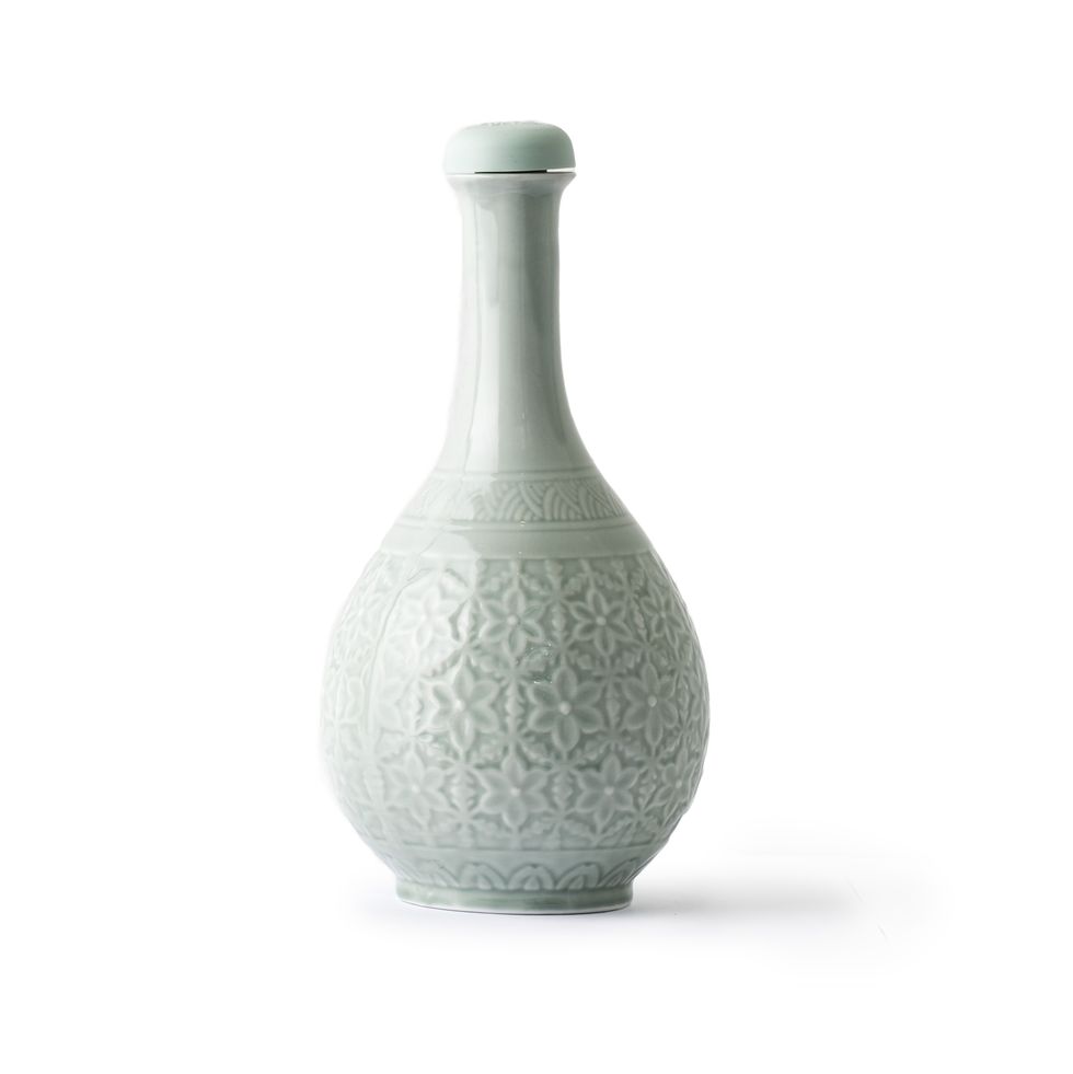 Vase, Artifact, Ceramic, Porcelain, Decanter, Still life photography, Barware, Glass, Interior design, 