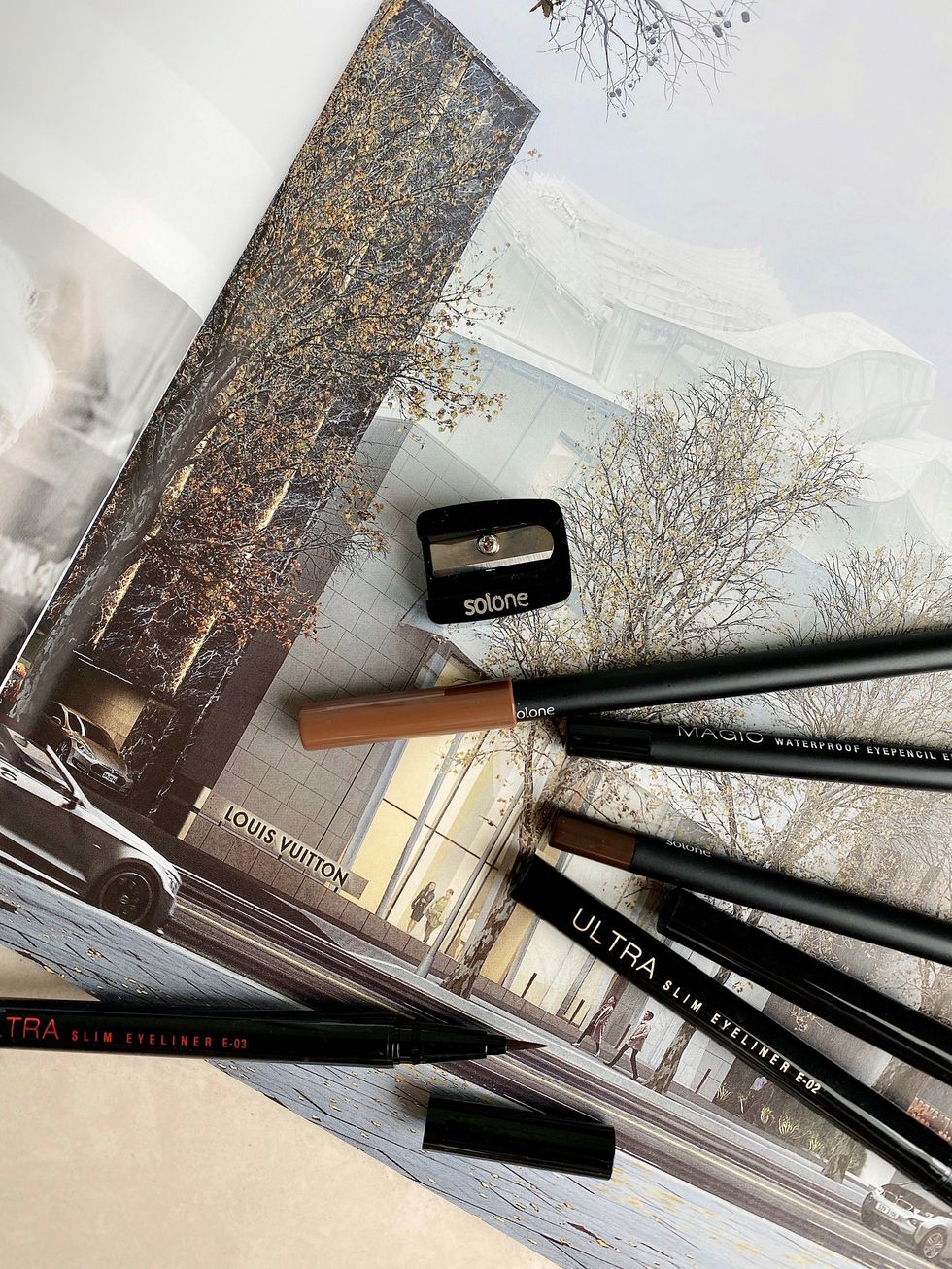 solone430新上市眼線筆總共三色包含黑色、淺棕色、咖啡色