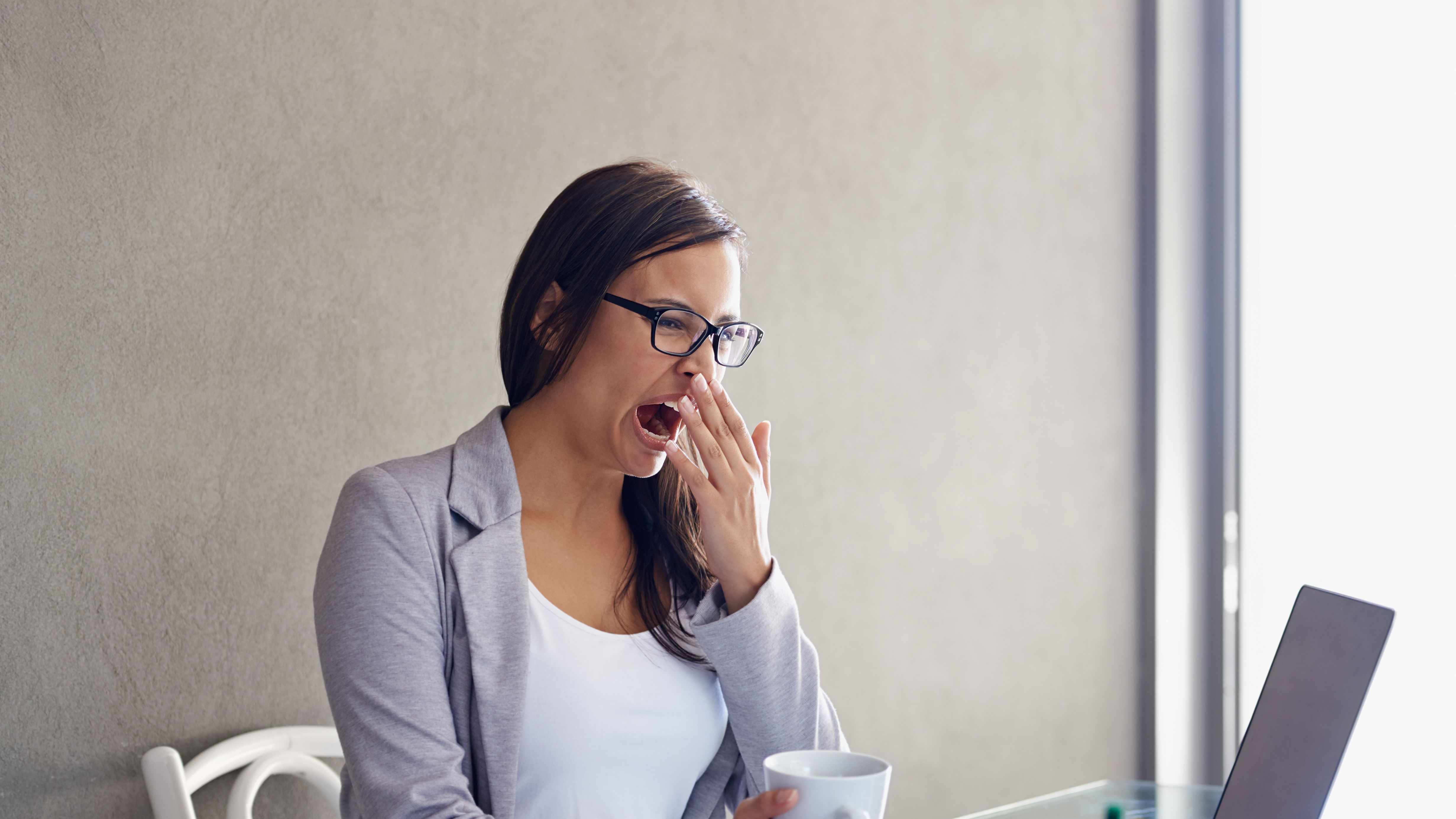 These 3 moves will make you stop feeling sleepy at work