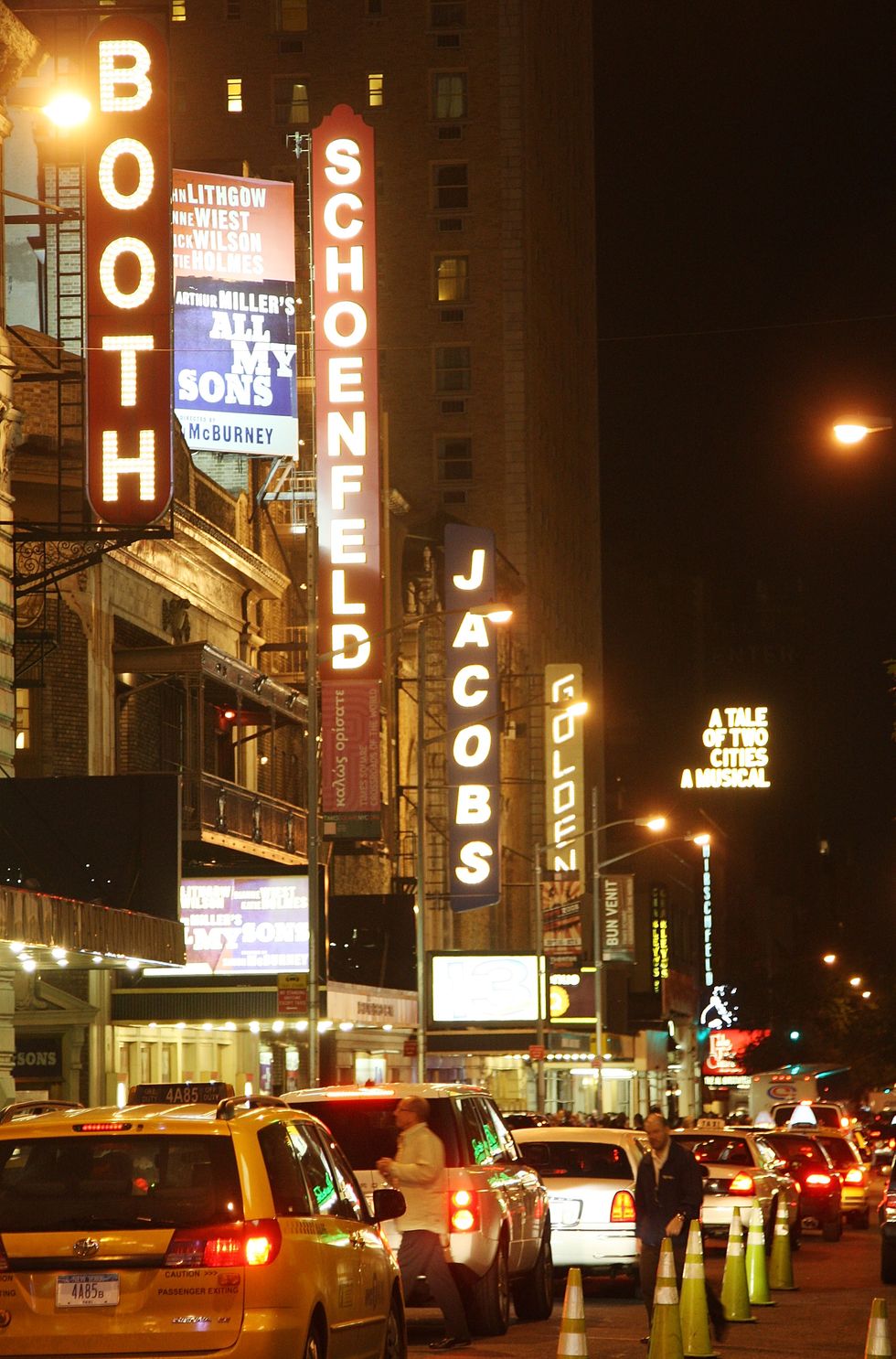broadway dims their lights in honor of paul newman