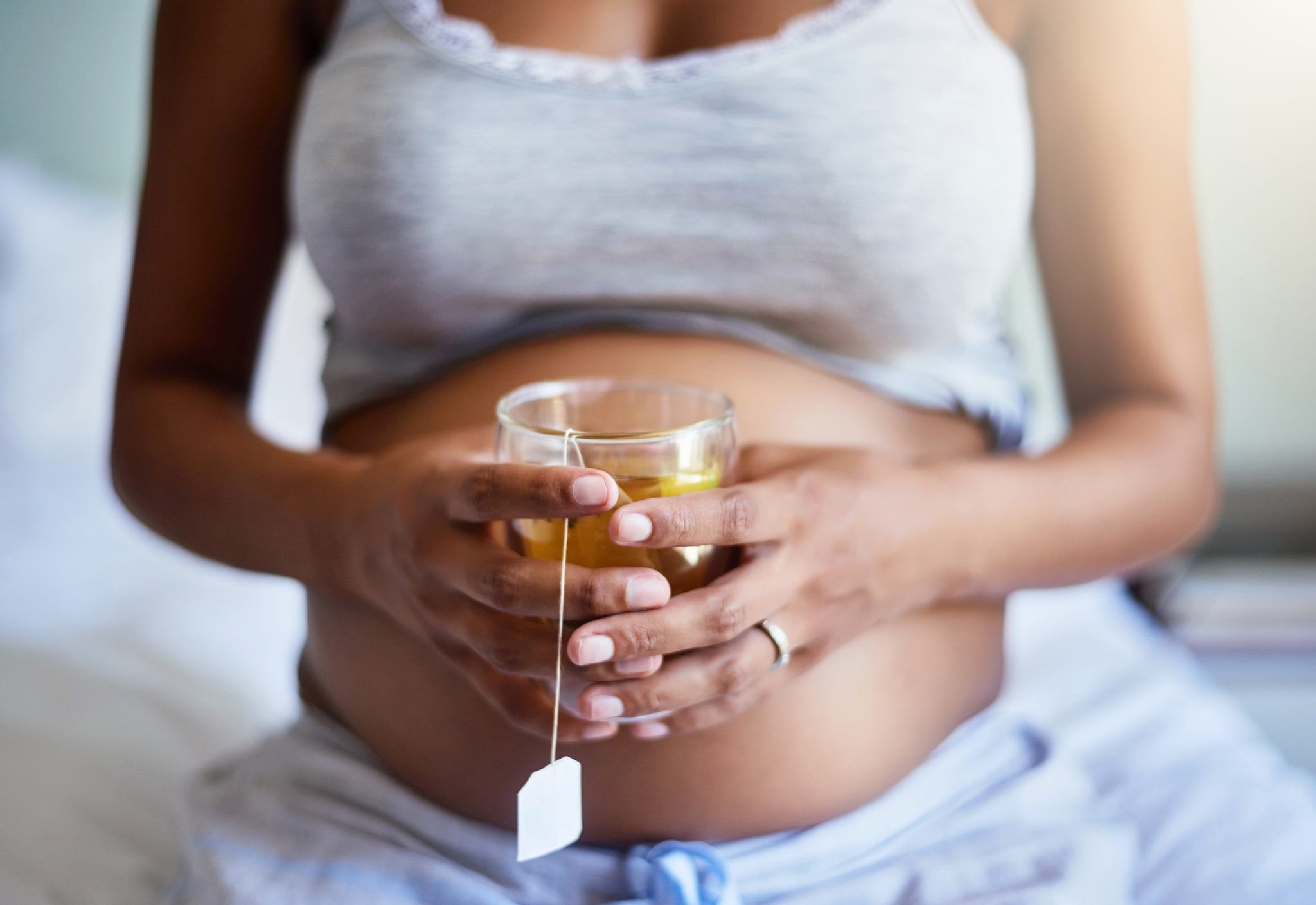 red-raspberry-leaf-tea-can-it-help-you-in-labour