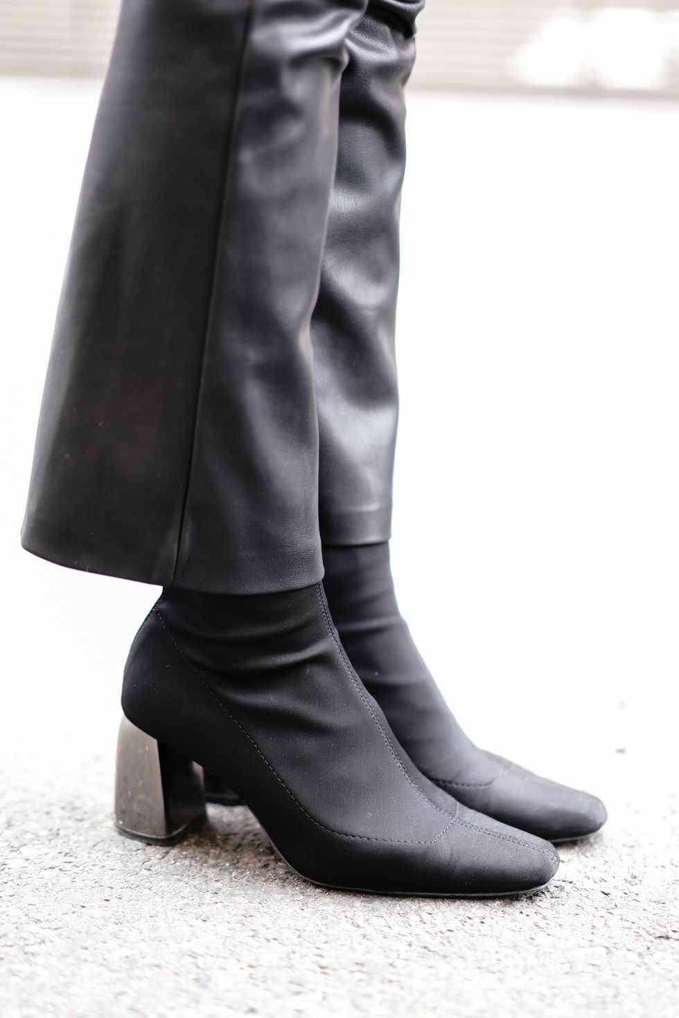Footwear, Boot, Shoe, Knee-high boot, Leg, Riding boot, Joint, Leather, Ankle, Human leg, 