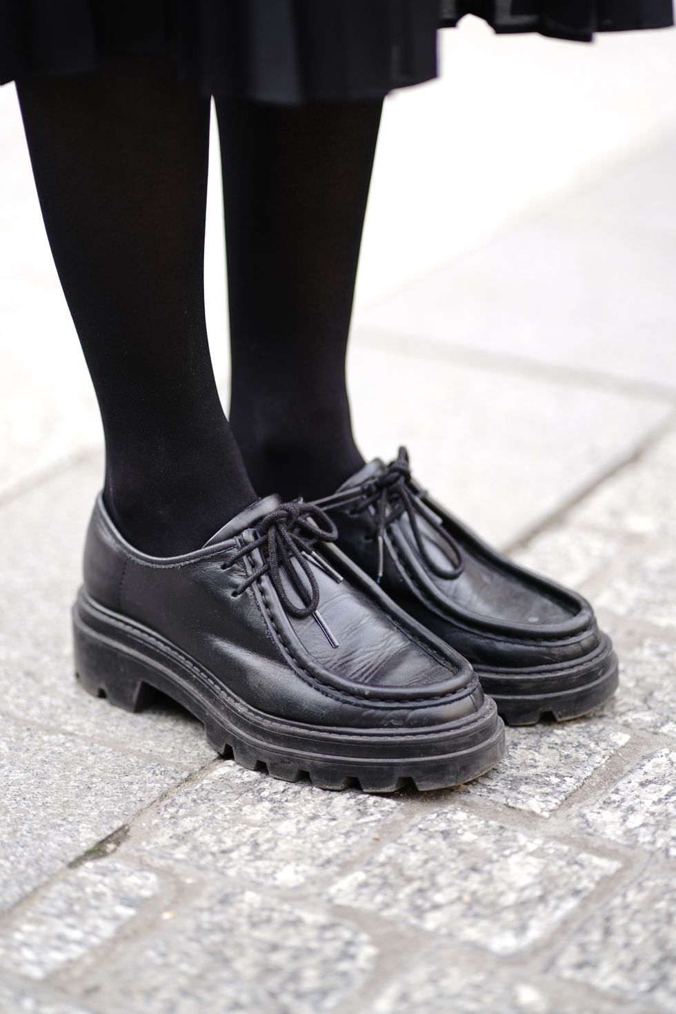 Footwear, White, Shoe, Black, Black-and-white, Leg, Ankle, Human leg, Fashion, Street fashion, 