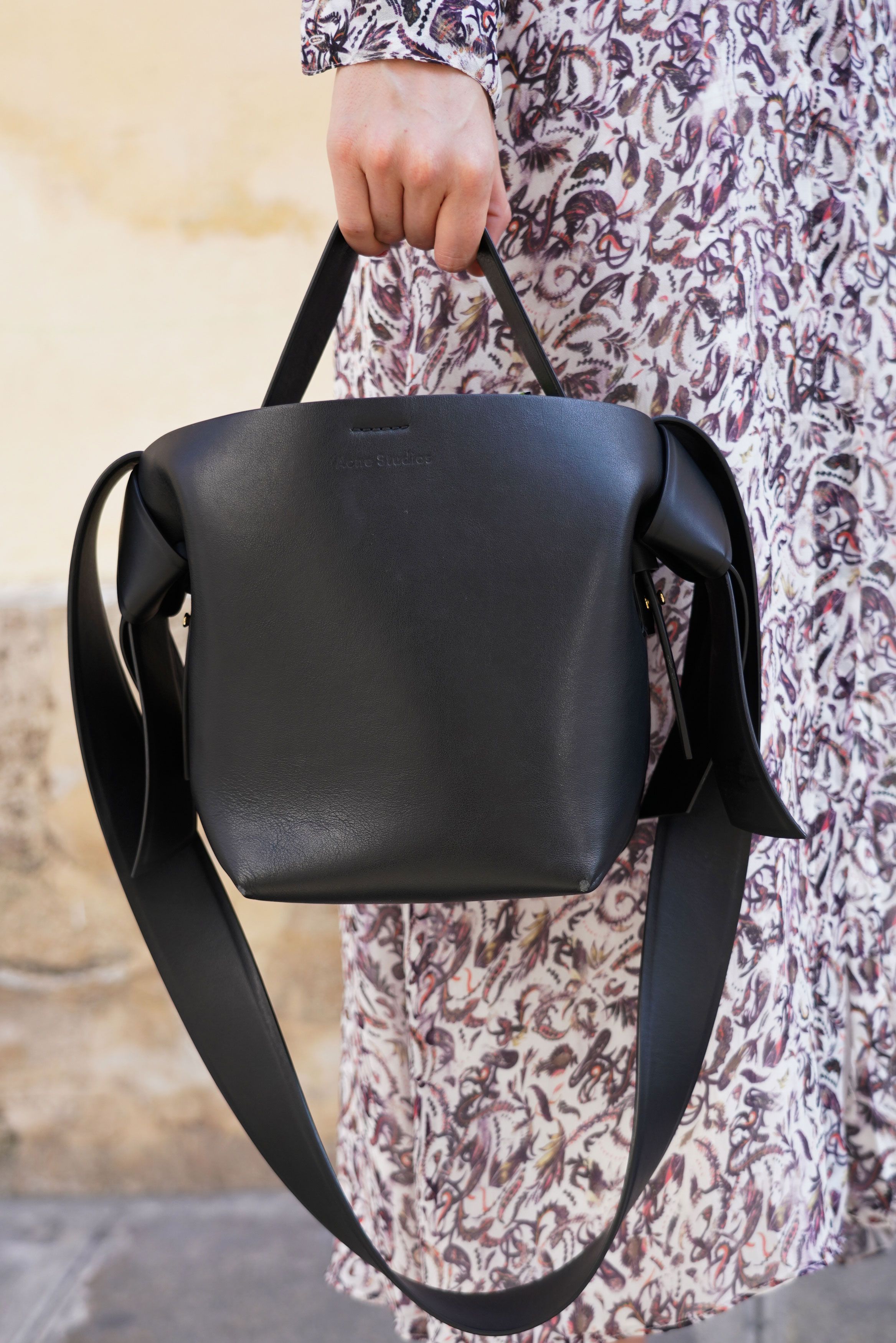 夏にピッタリ ★Steve Madden★パール かごバッグ クロスボディ ハンズフリーで自由を謳歌！ パリジェンヌの定番は”クロスボディ