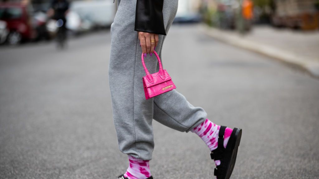 Calcetines de colores, la moda perfecta para lucir con cualquier zapato  plano esta temporada