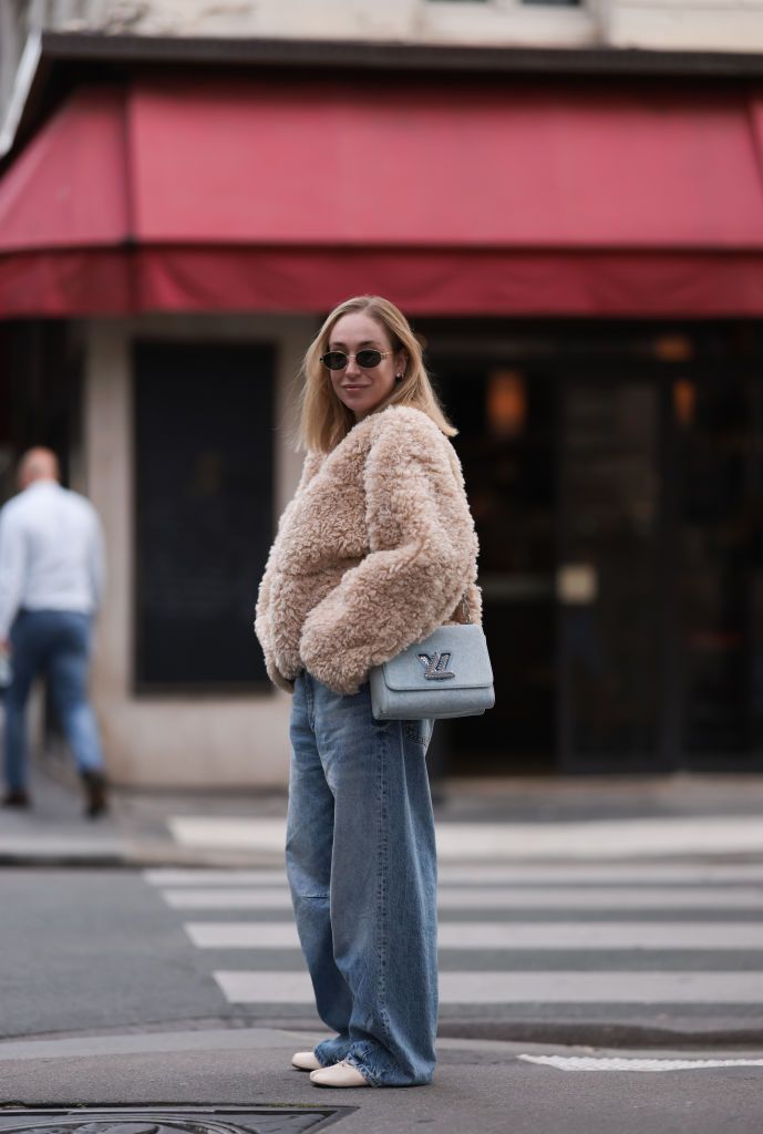 La Chaqueta De Borreguito O La Prenda Favorita De Las Francesas Que ...