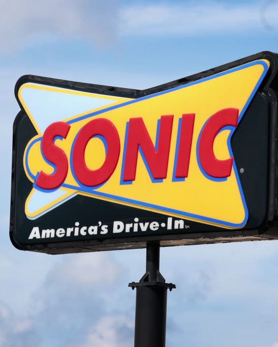 Sonic Drive en restaurantes abiertos el día de Año Nuevo.