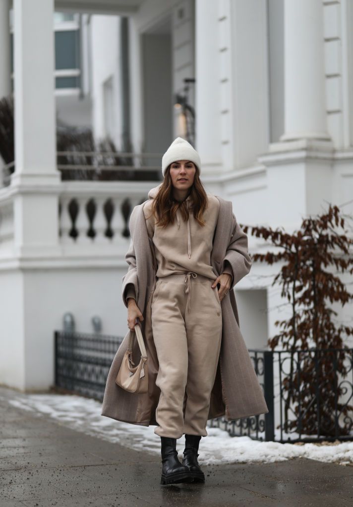 La sudadera de punto el h brido que est de moda este invierno