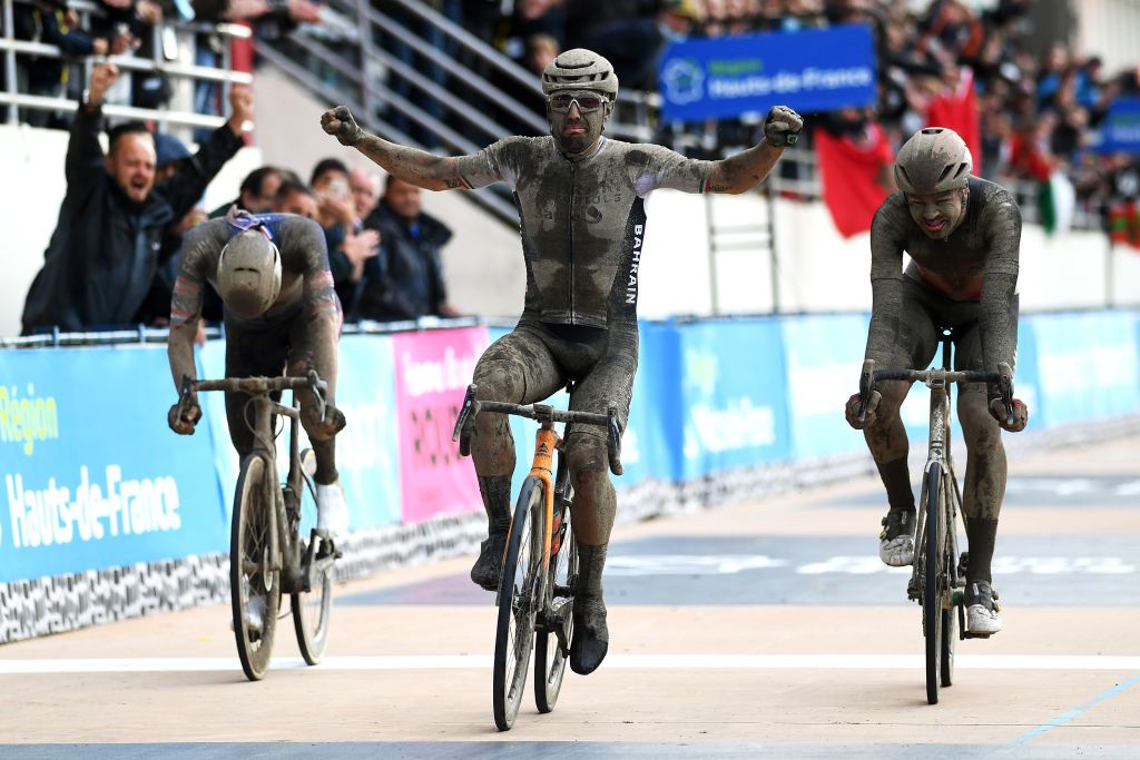 Las 20 im genes m s espectaculares de una Paris Roubaix infernal