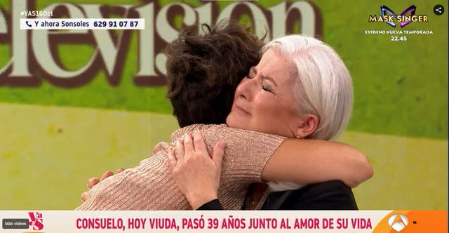 el abrazo de sonsoles onega y consuelo berlanga