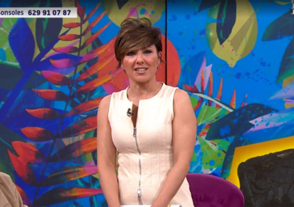 la presentadora con nuevo peinado en el plato de antena 3