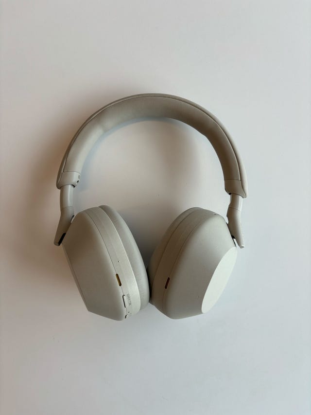 isabella's sony xm5 headphones