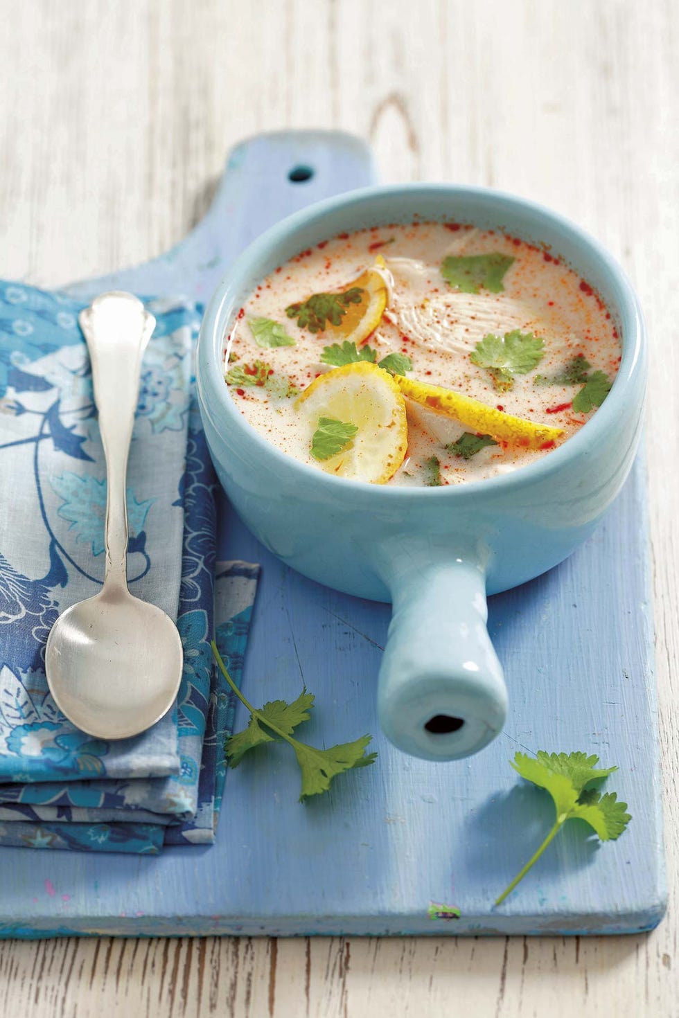 sopa de pollo al limón