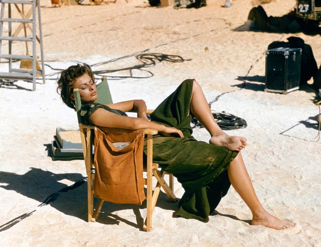 sophia loren, en libia, en 1957