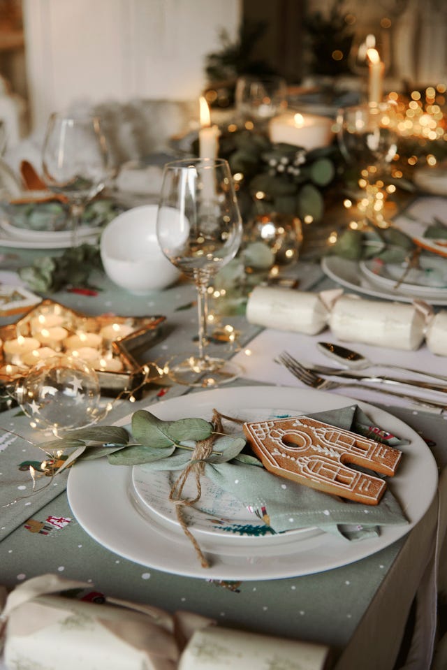 How to Create a Christmas Table Setting, According to Sarah Raven