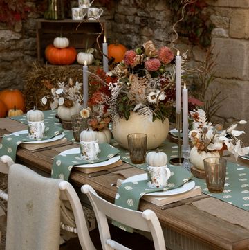 how to forage for your autumn tablescape